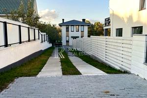 будинок за адресою Першотравнева