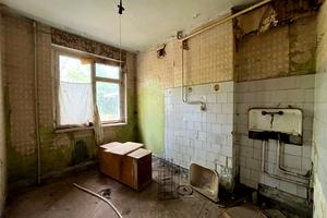 комерційна за адресою Міру, 21