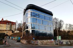 комерційна за адресою Докучаєвська вул., 25