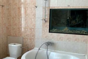 комерційна за адресою Трьохсвятительська вул., 13