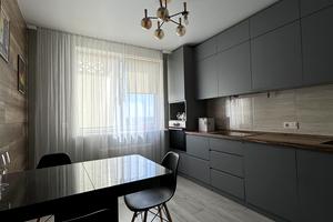 квартира за адресою Перлинна вул., 8