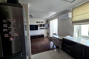квартира за адресою Космонавтів просп., 79