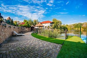 будинок за адресою с. Вишеньки, Центральна, 3