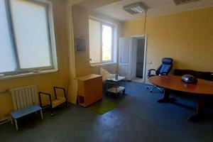комерційна за адресою Чорних Запорожців вул. (Бориса Кротова), 3