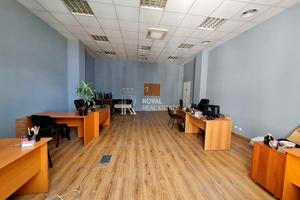 коммерческая по адресу Дениса Монастирського ул. (Василя Сурікова), 3А