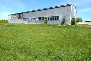 комерційна за адресою смт. Клевань, вул. Центральна, 32а