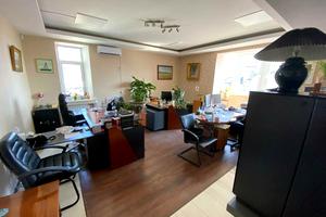 комерційна за адресою Дмитрівська вул., 52-Б