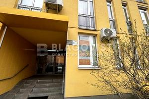 комерційна за адресою Регенераторна вул., 4 к7