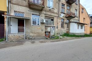 коммерческая по адресу Підвалля, 5