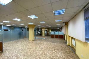 комерційна за адресою Біличанська вул., 44а