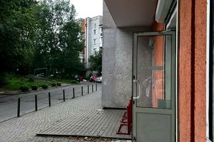 комерційна за адресою Листопадна вул., 16