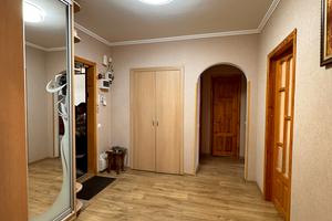 квартира за адресою Тополина вул., 18