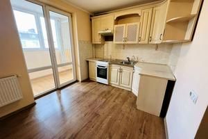квартира за адресою Тролейбусна вул., 15