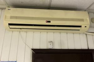 комерційна за адресою Небесної Сотні вул., 8а