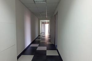 комерційна за адресою Миколи Міхновського бульв. (Дружби Народів), 19
