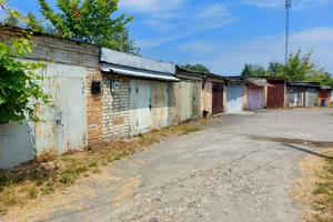 коммерческая по адресу Заводська вул., 1-Б