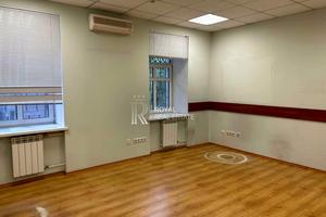 комерційна за адресою Саксаганського вул., 88