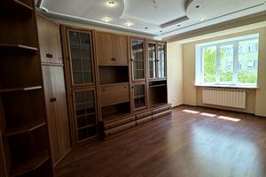 квартира по адресу Строителей ул., 30