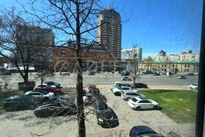 комерційна за адресою Лесі Українки бульв., 23-Б