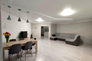 квартира за адресою Михайла Лушпи просп., 5