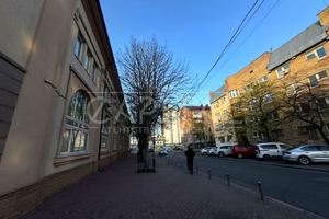комерційна за адресою Хорива пров., 37