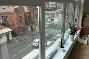 комерційна за адресою Подільська вул., 58