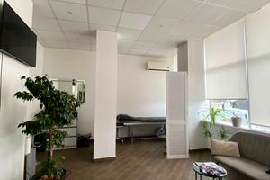 комерційна за адресою Середньофонтанська вул., 19
