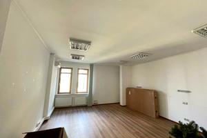 комерційна за адресою Крутий узвіз, 1