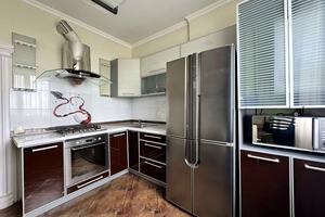 квартира за адресою Тополина, 2