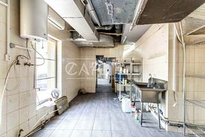 комерційна за адресою Лесі Українки бульв., 28