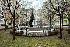 комерційна за адресою Жулянська вул., 1-Г