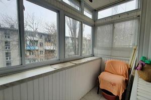 квартира за адресою Космонавтів вул., 6