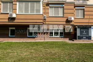 комерційна за адресою Метрологічна вул., 11-А