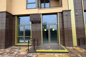 комерційна за адресою Краснова вул., 3а