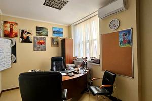 комерційна за адресою Вишняківська вул., 9