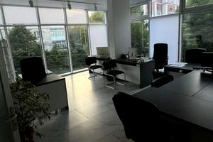 комерційна за адресою Грушевського вул., 51