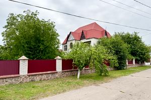 будинок за адресою смт. Гребінки, Олени Теліги вул. (8 березня), 7