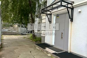 комерційна за адресою Саксаганського вул., 111-А
