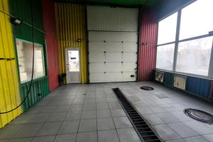 комерційна за адресою Братиславська вул., 54