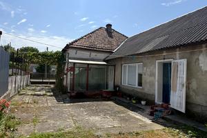 будинок за адресою с. Бакош, Центральна, 32