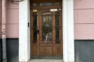 комерційна за адресою Антоновича вул. (Горького), 4/6