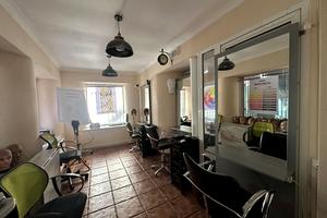 комерційна за адресою Канатна вул., 60