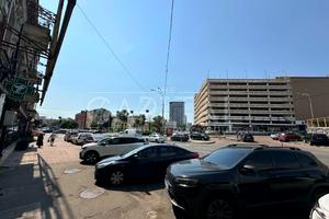 комерційна за адресою Старовокзальна вул., 13
