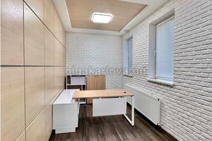 коммерческая по адресу Зоопарковая ул., 1