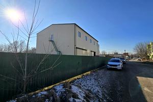 комерційна за адресою Трудова вул., 5/7
