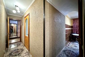 квартира за адресою Братів Дужих вул. (Володимира Комарова), 1
