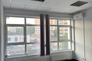 комерційна за адресою Кловський узвіз, 7