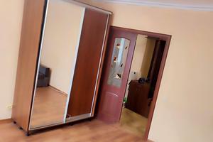 квартира за адресою Юна, 1