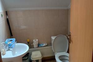 комерційна за адресою Корятовича пл., 15