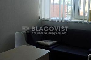 комерційна за адресою Почайнинська вул., 70